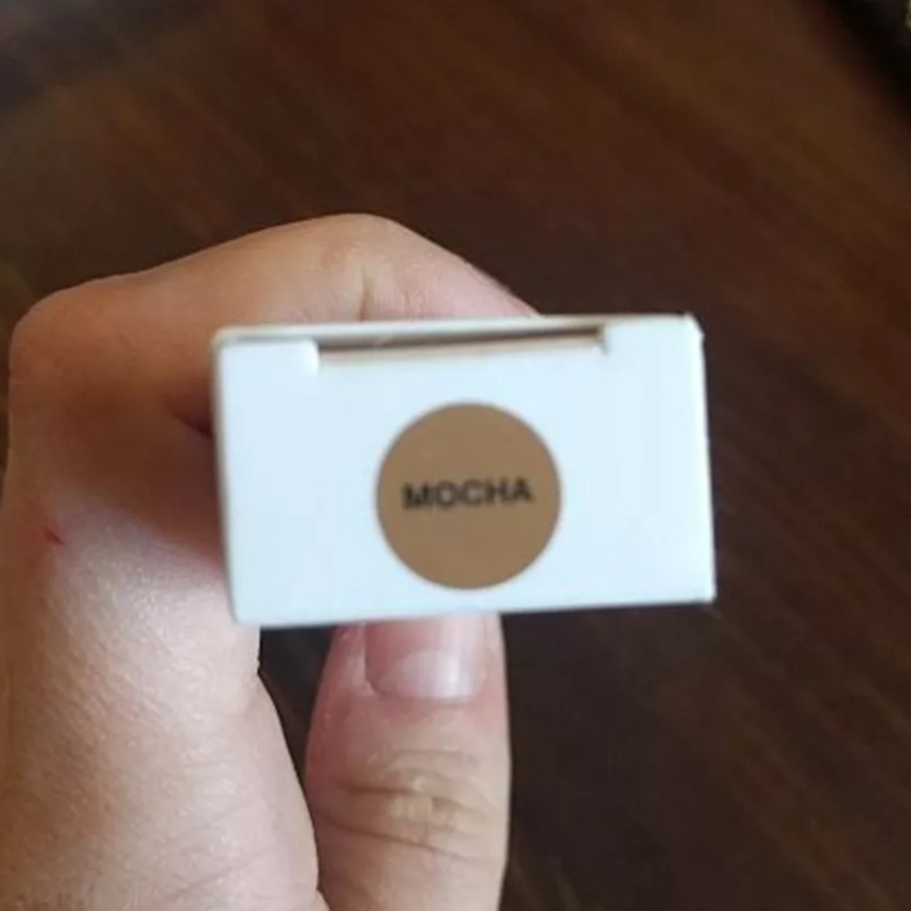 NEW concealer - Picture 2 of 2